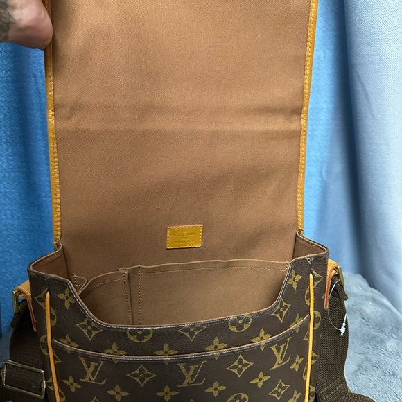 Louis Vuitton Bosphore Messenger Bag Monogram Canvas PM - Picture 6 of 10